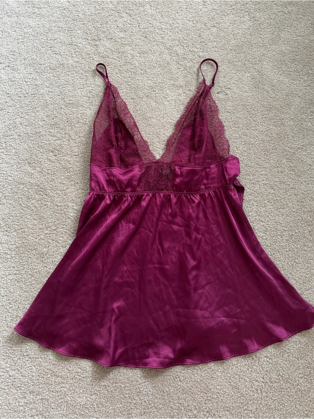 Victoria’s Secret Burgundy lace cami top size M
